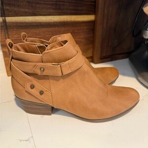 Union Bay Shortie Boots gently used